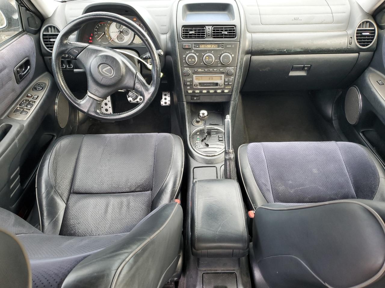 2002 LEXUS IS 300