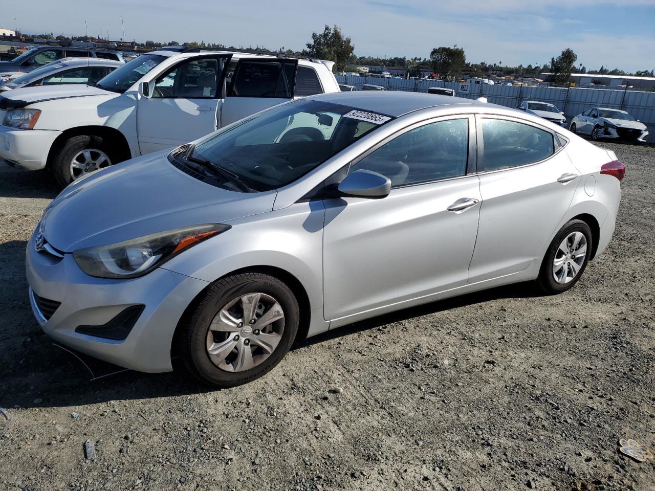 2016 HYUNDAI ELANTRA