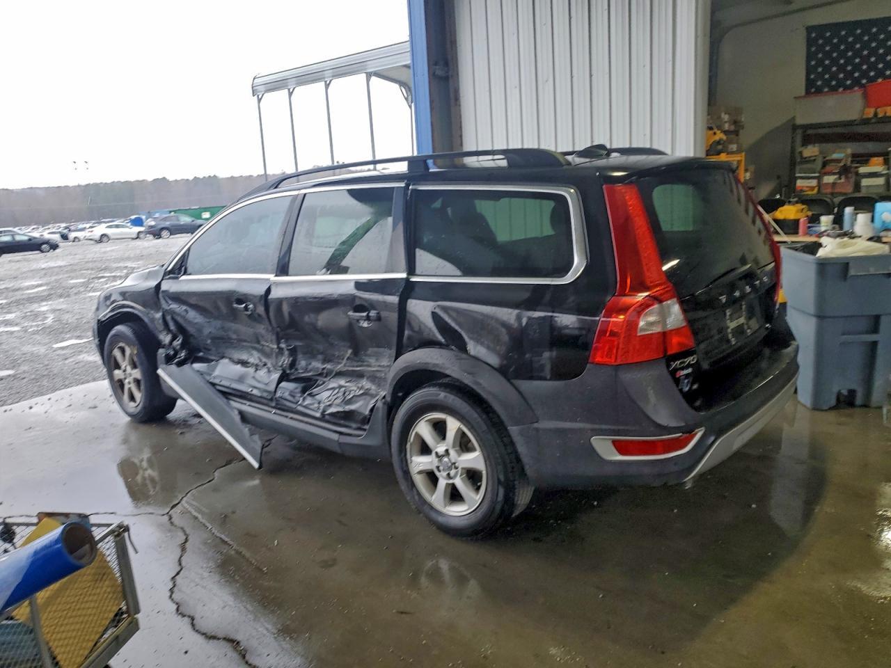 2010 VOLVO XC70