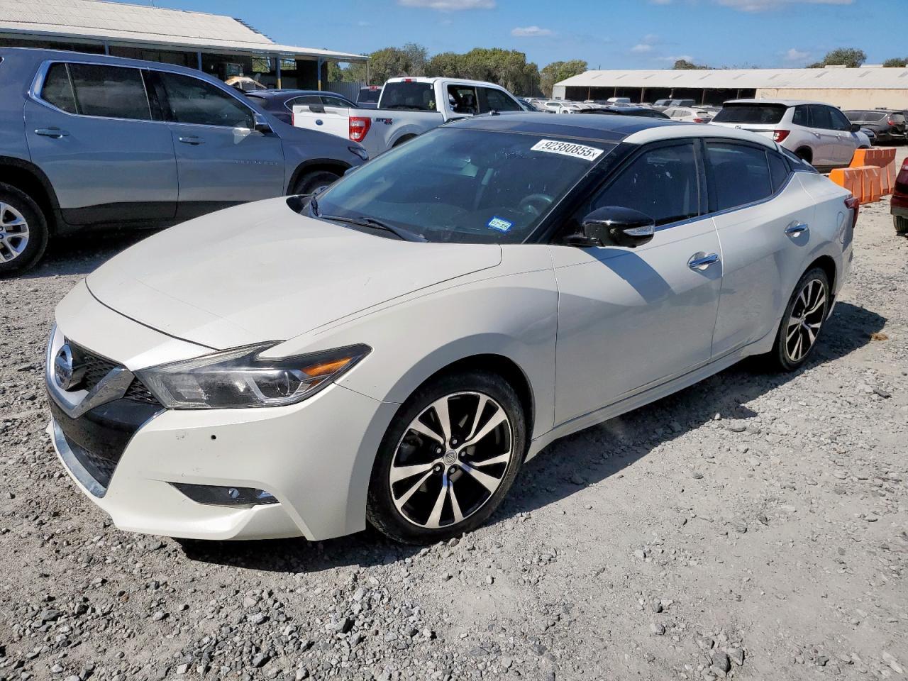 2017 NISSAN Maxima