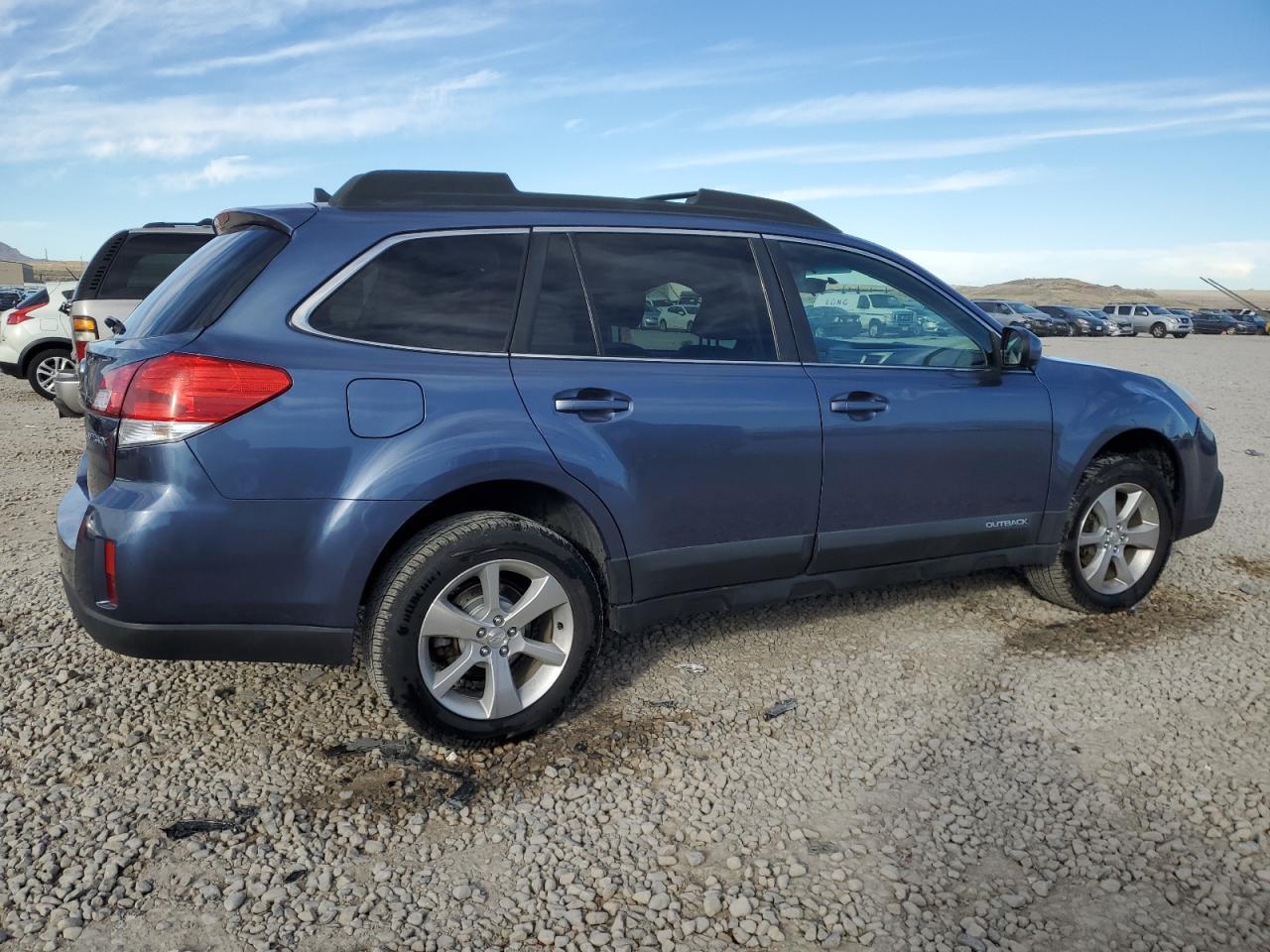 2014 SUBARU Outback