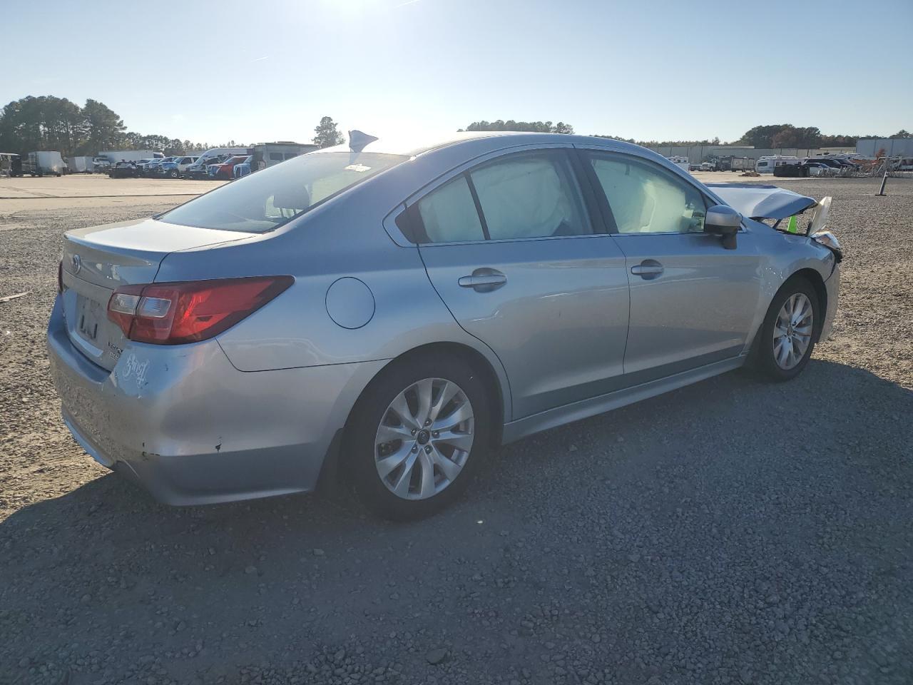 2017 SUBARU Legacy