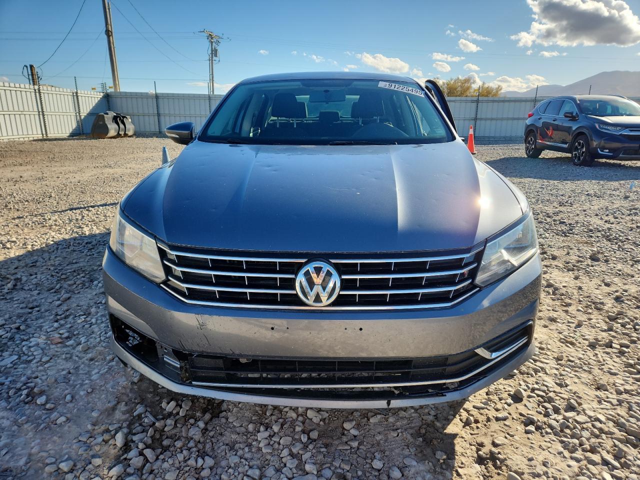 2016 VOLKSWAGEN Passat