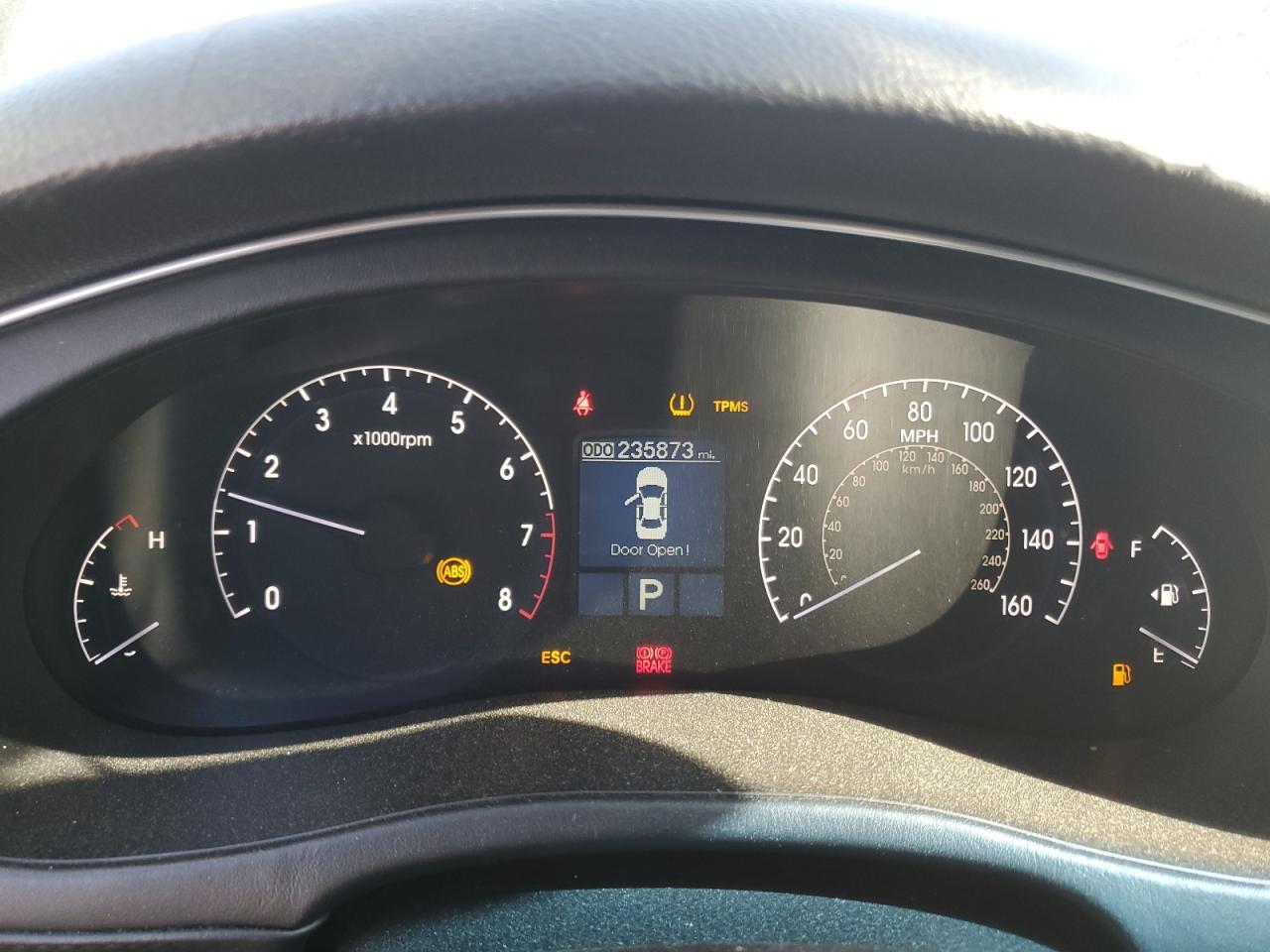 2012 HYUNDAI GENESIS