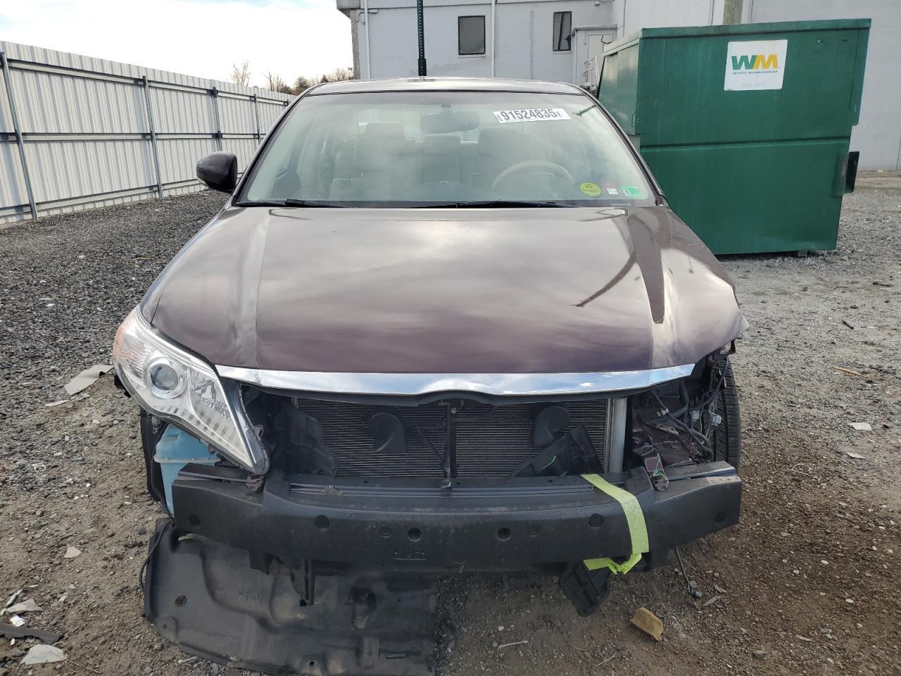 2011 TOYOTA Avalon