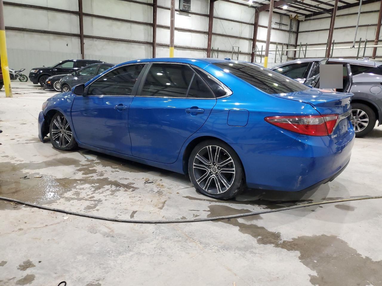 2016 TOYOTA CAMRY