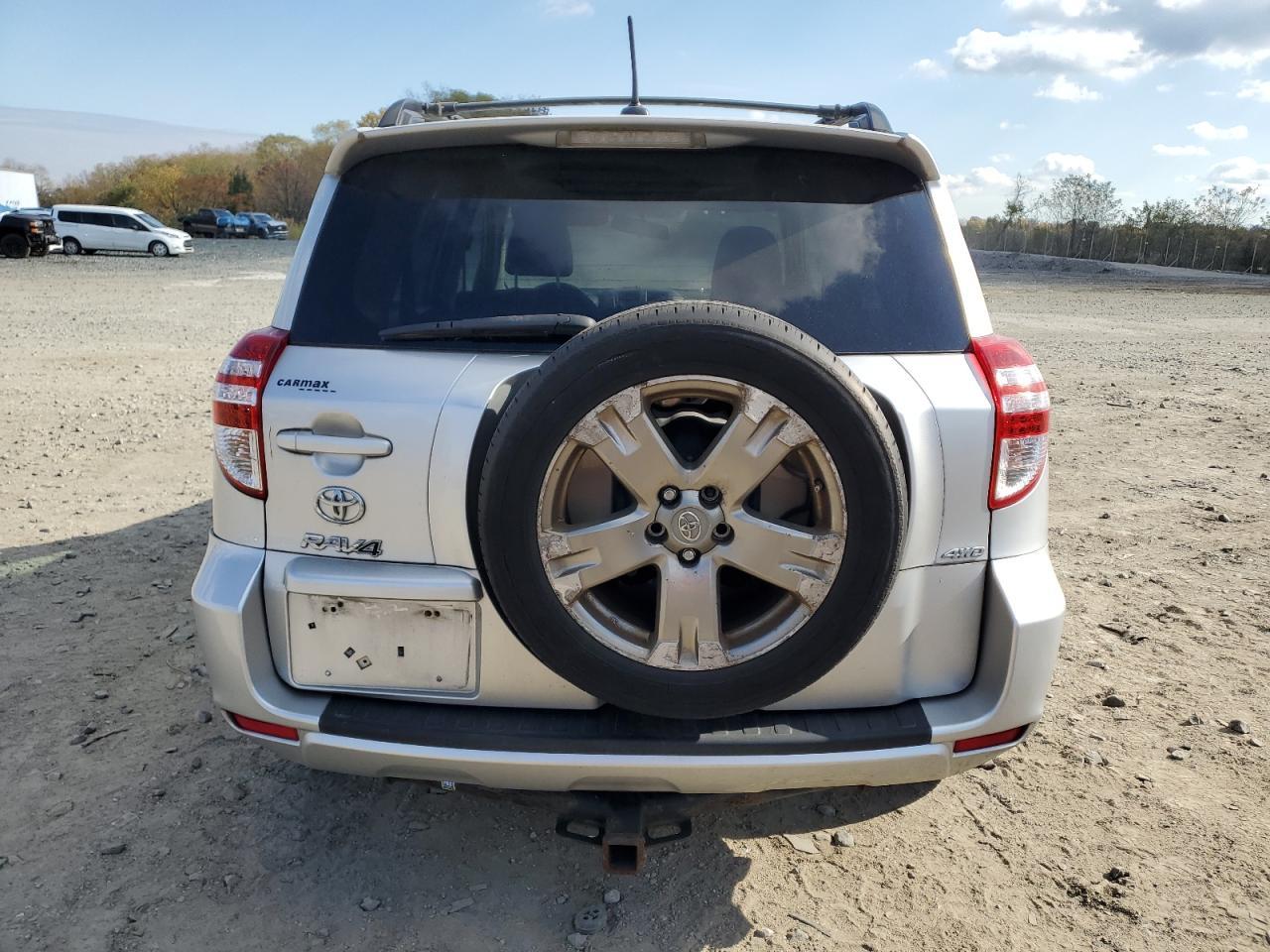 2011 TOYOTA RAV4