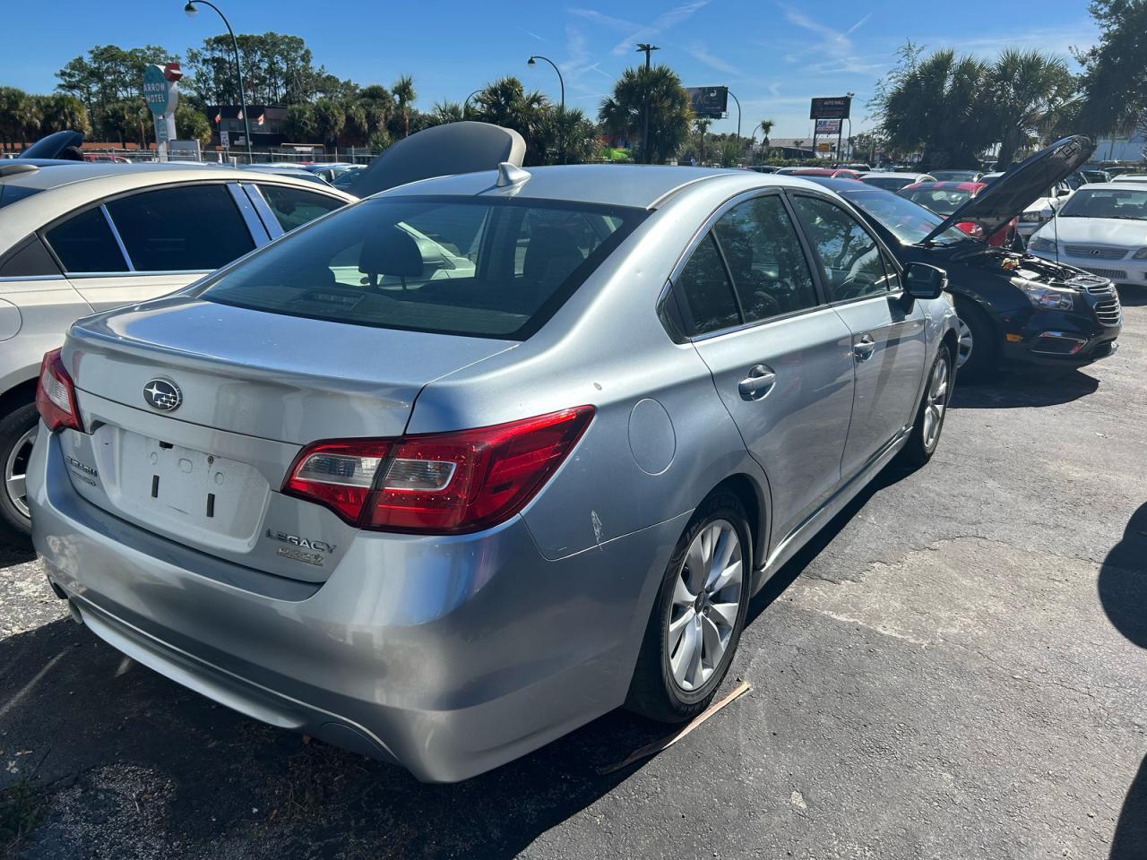 2017 SUBARU Legacy