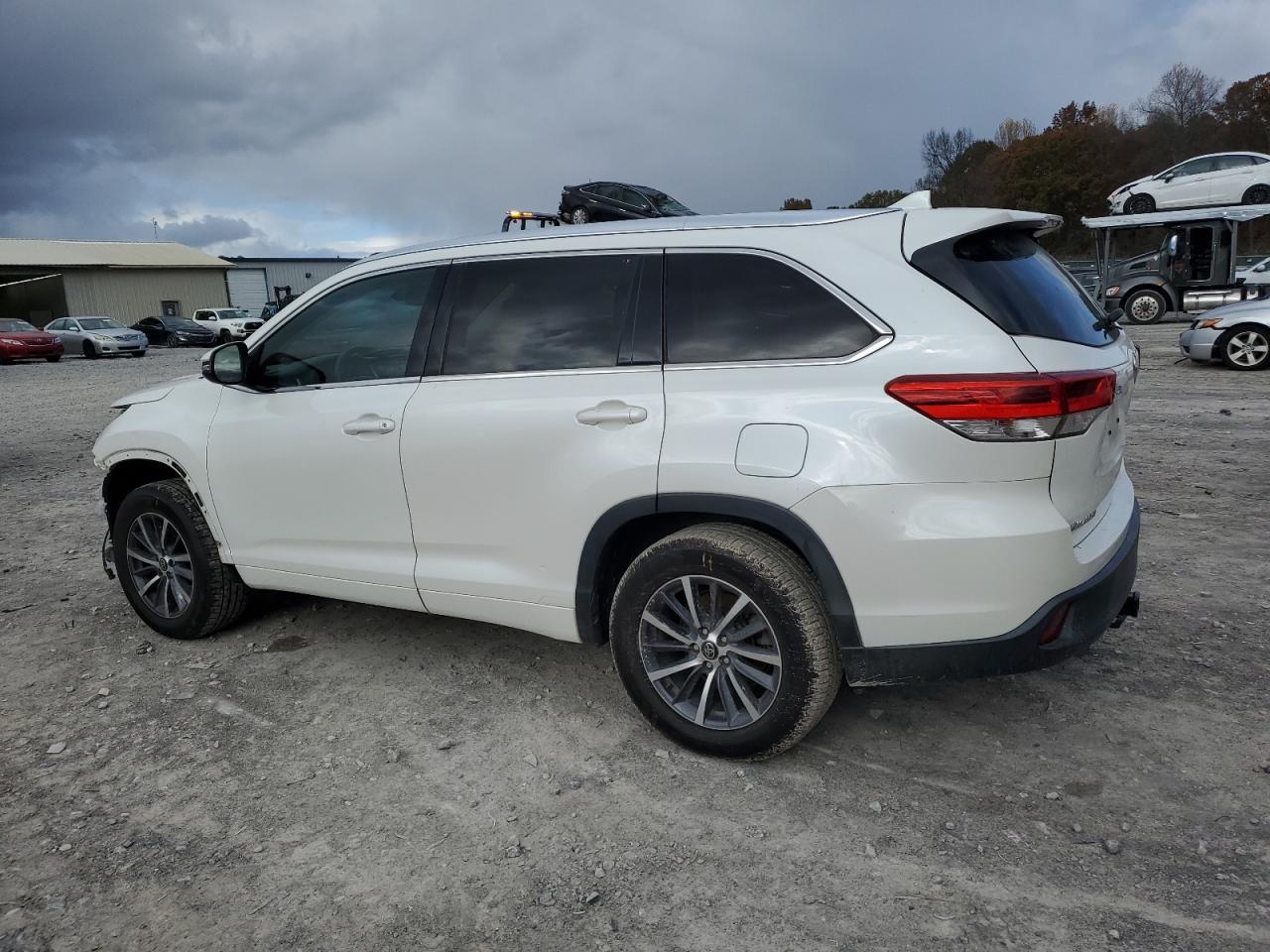 2017 TOYOTA HIGHLANDER