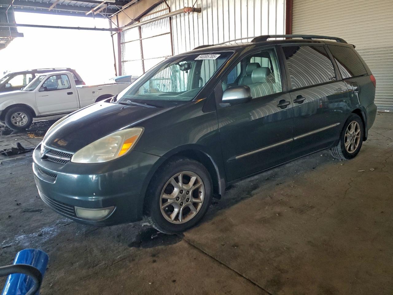 2010 TOYOTA SIENNA