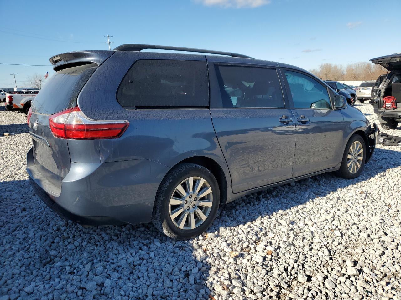 2015 TOYOTA SIENNA
