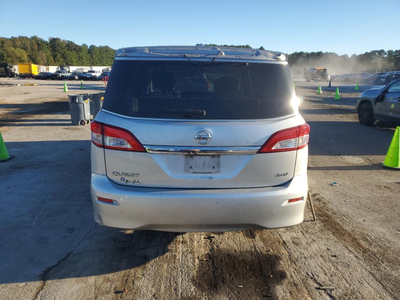 2015 NISSAN Quest
