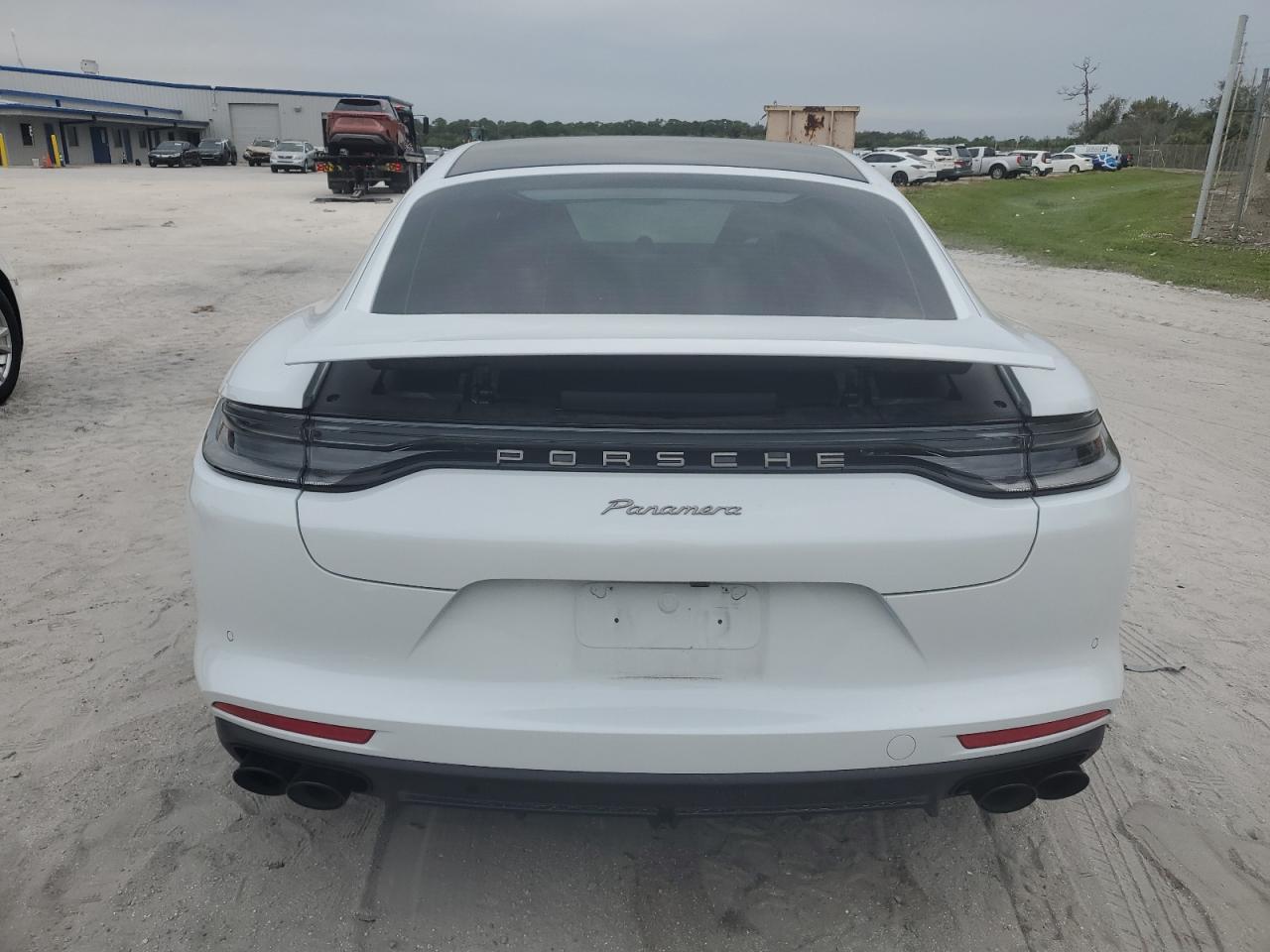 2023 PORSCHE Panamera