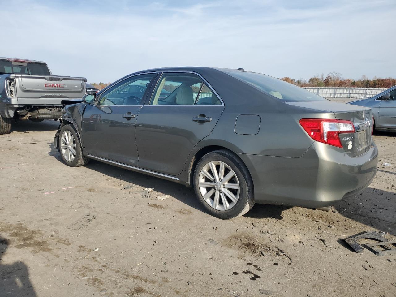 2014 TOYOTA CAMRY