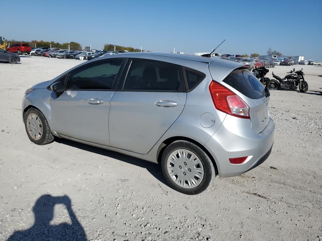 2016 FORD Fiesta