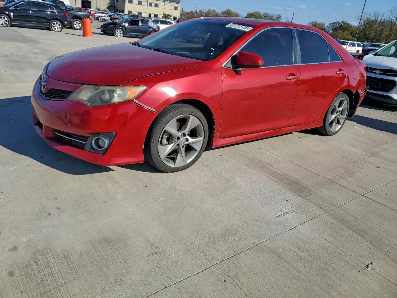 2014 TOYOTA CAMRY