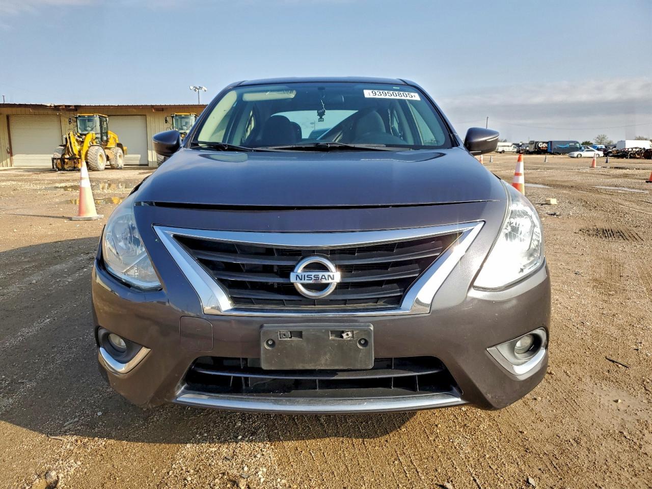 2015 NISSAN VERSA