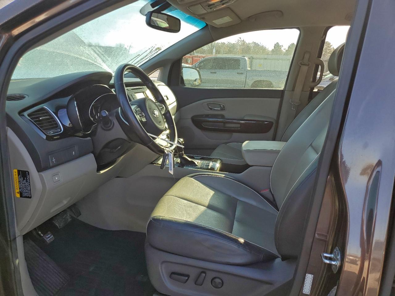 2016 KIA SEDONA