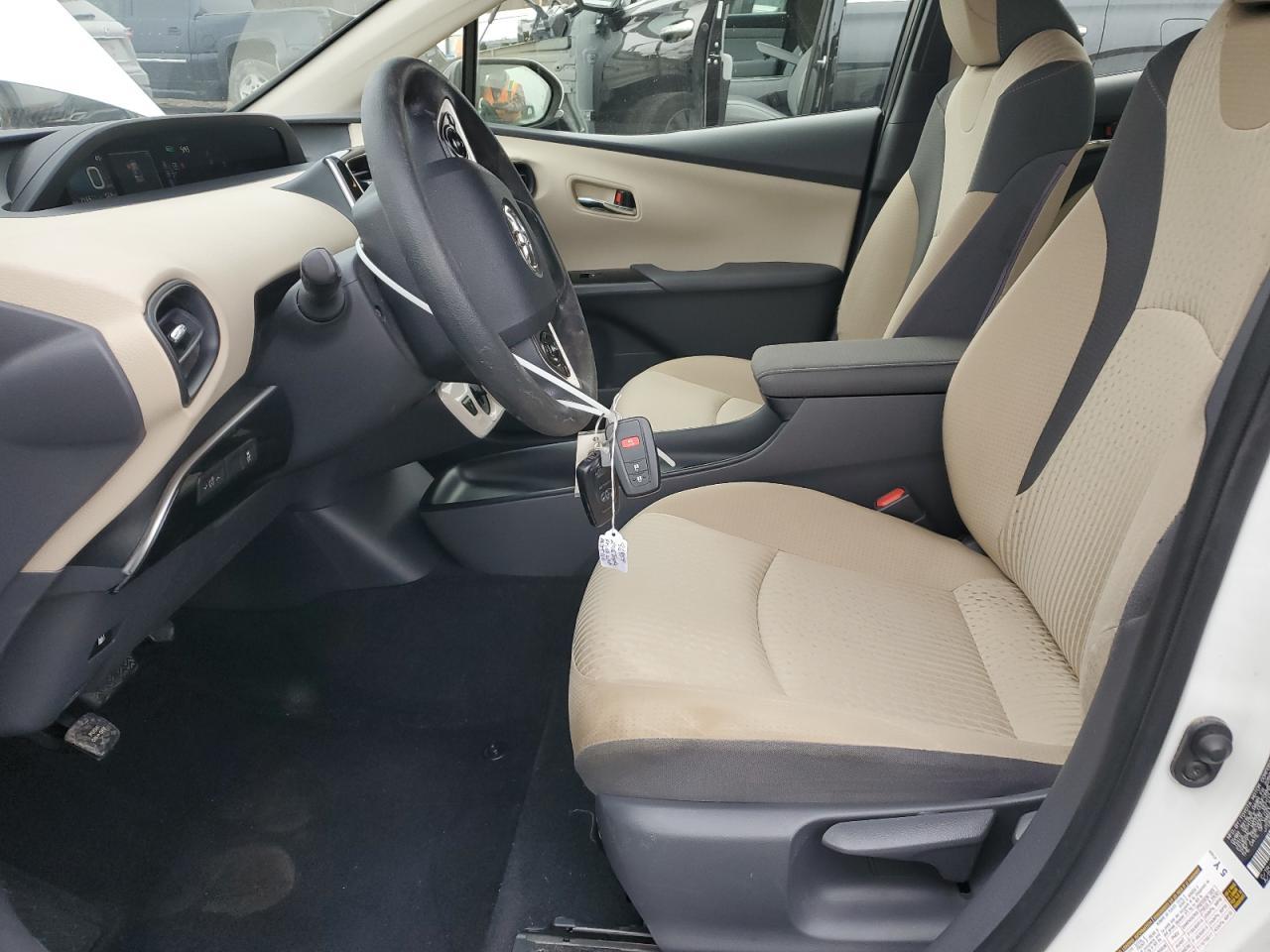 2016 TOYOTA PRIUS