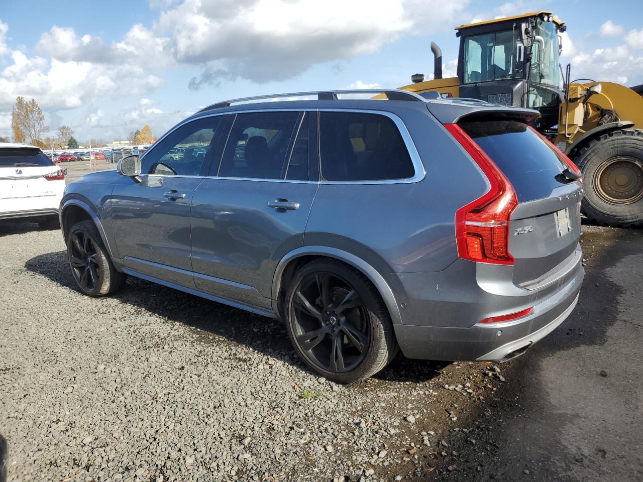 2019 VOLVO XC90