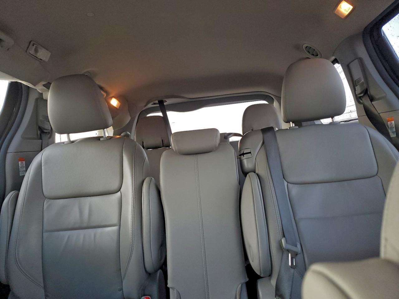 2015 TOYOTA SIENNA