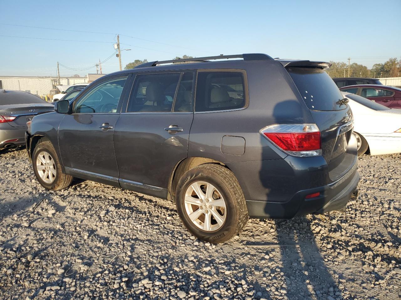 2011 TOYOTA HIGHLANDER