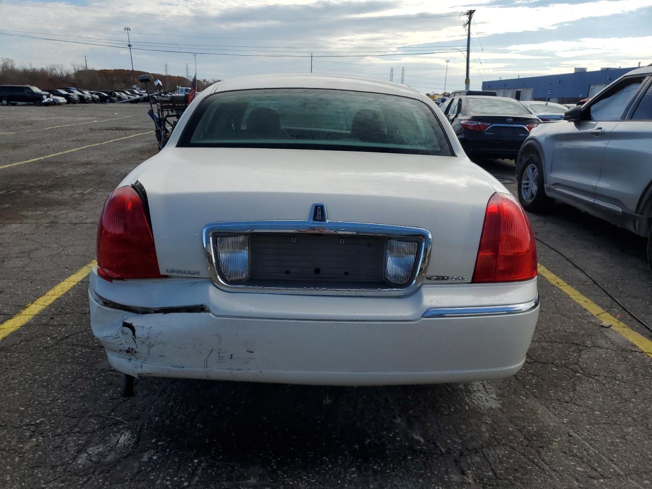 2007 LINCOLN Town Car