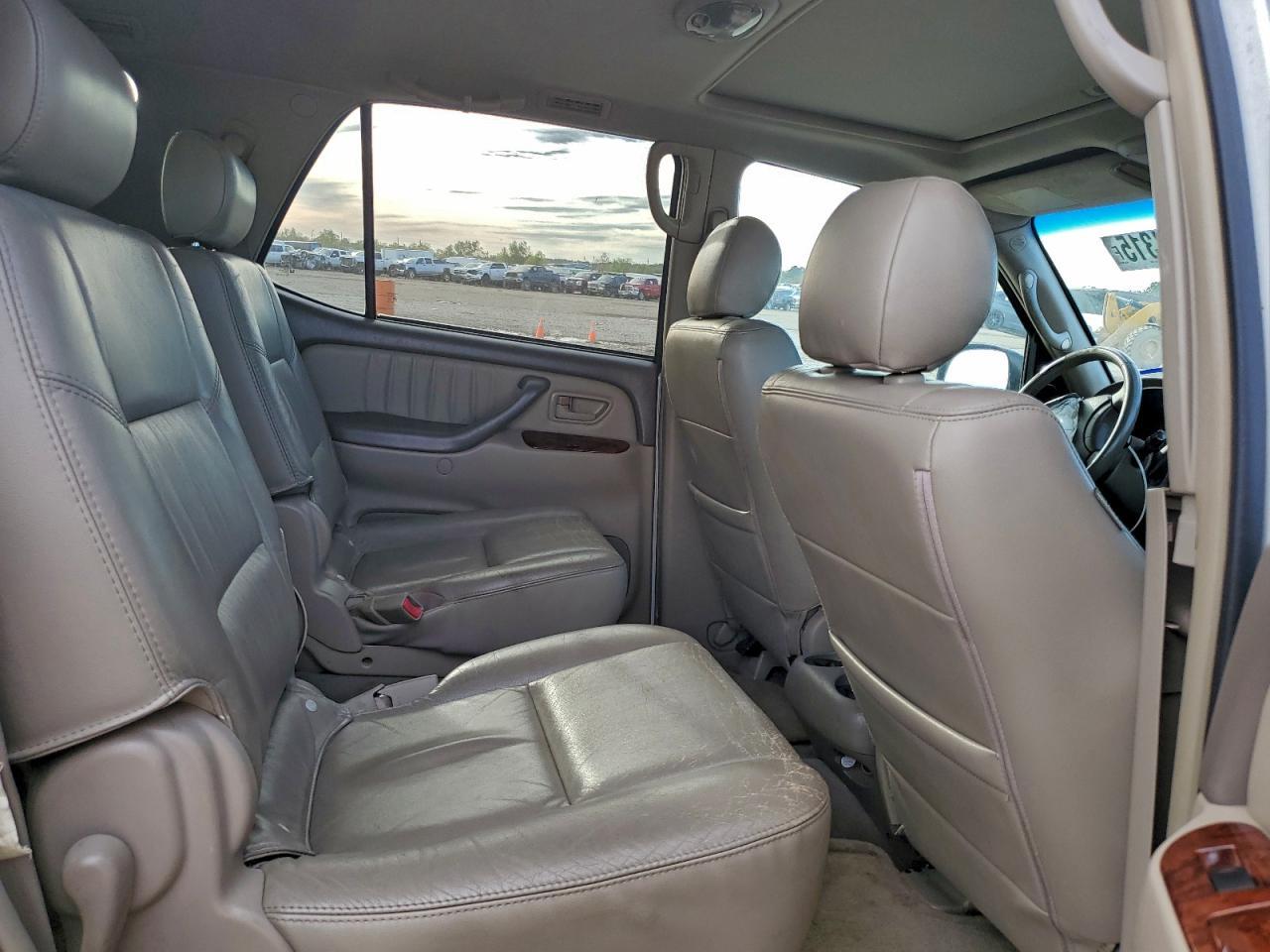 2006 TOYOTA Sequoia