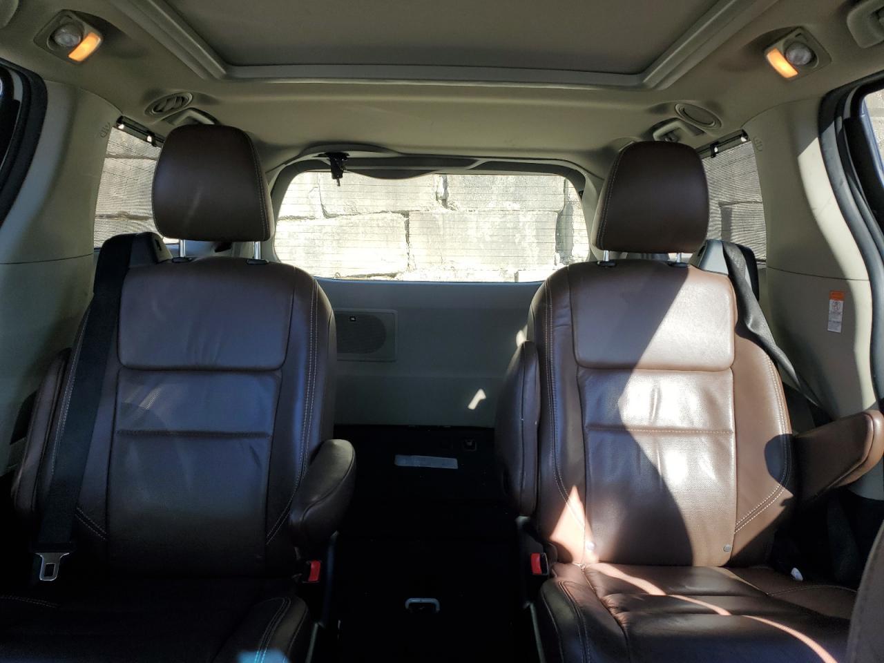 2015 TOYOTA SIENNA