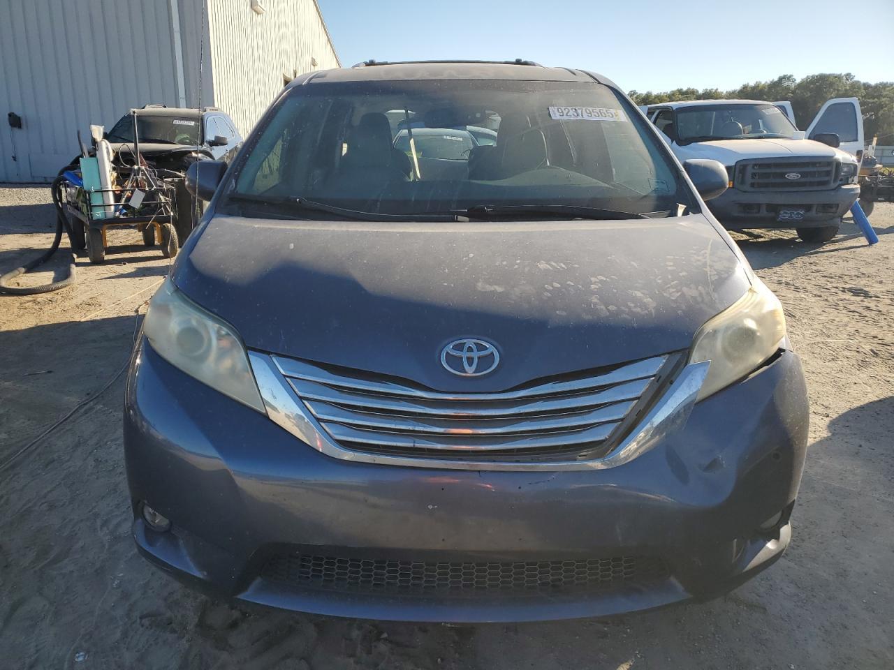 2014 TOYOTA SIENNA