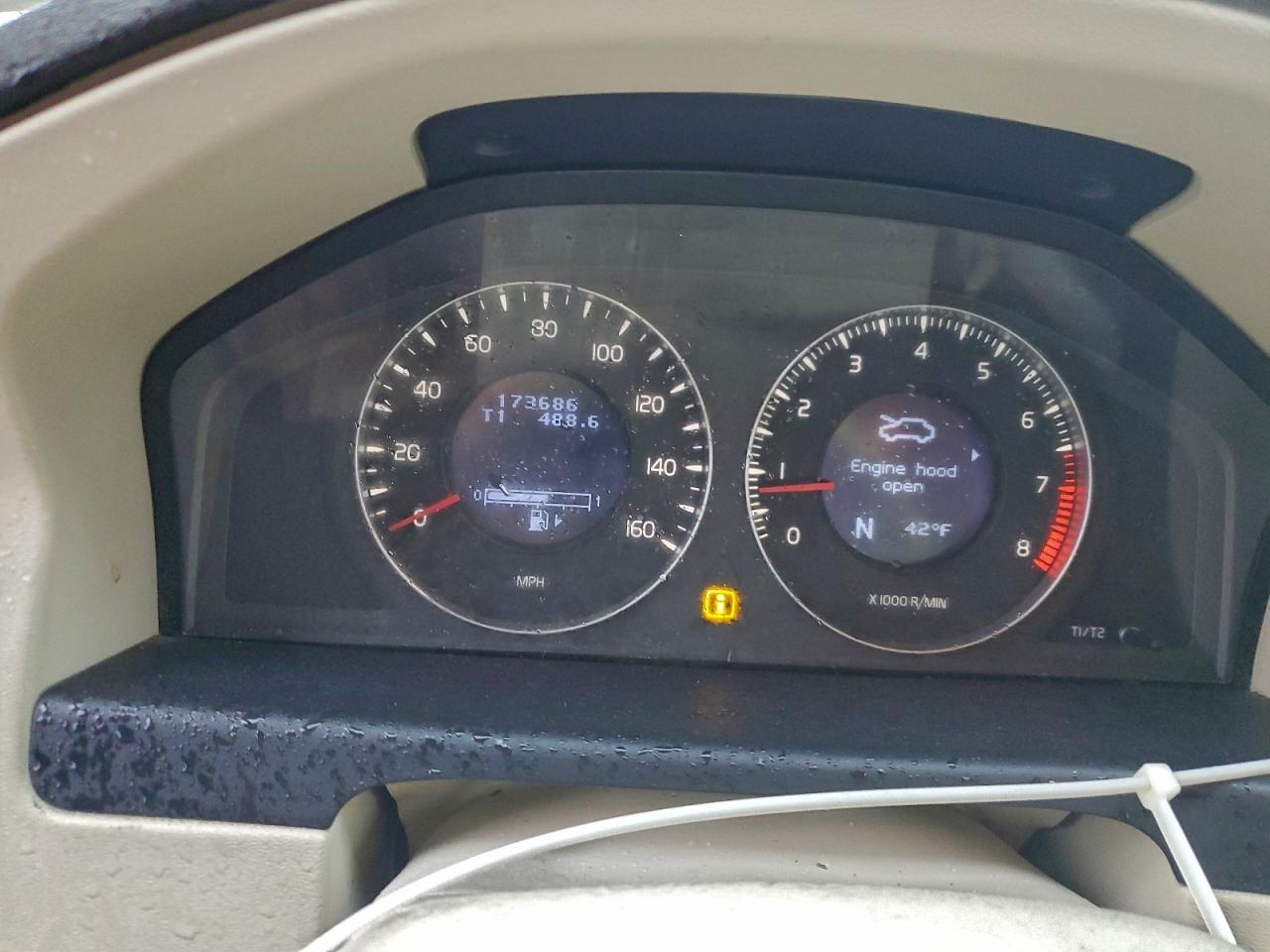 2008 VOLVO XC70