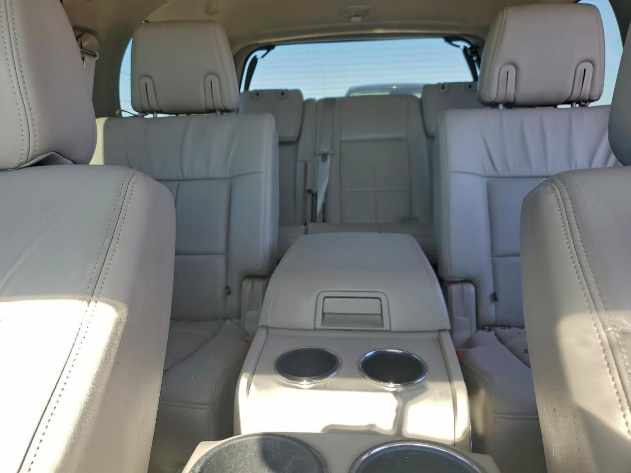 2011 LINCOLN Navigator