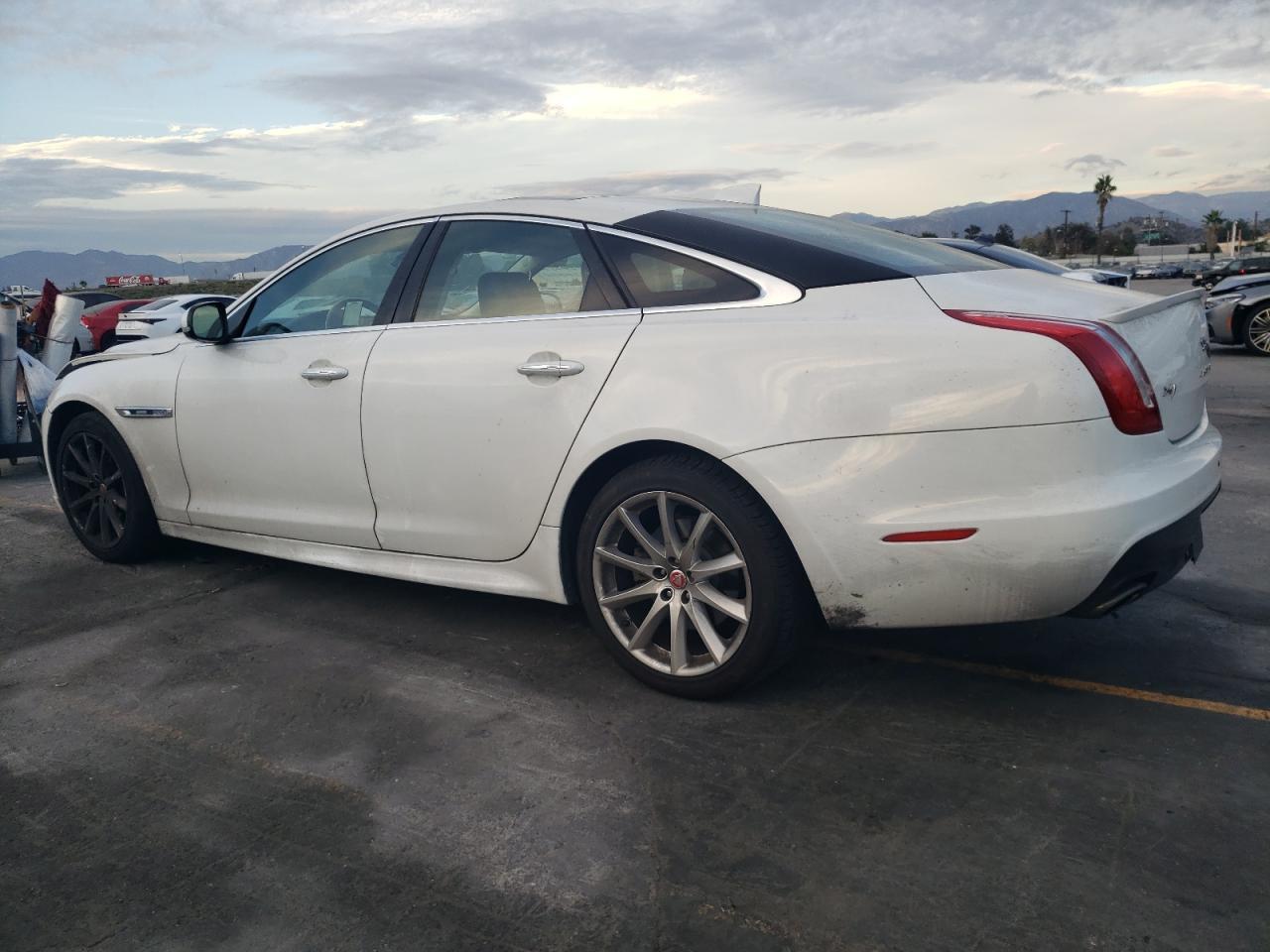 2016 JAGUAR Xj-Series