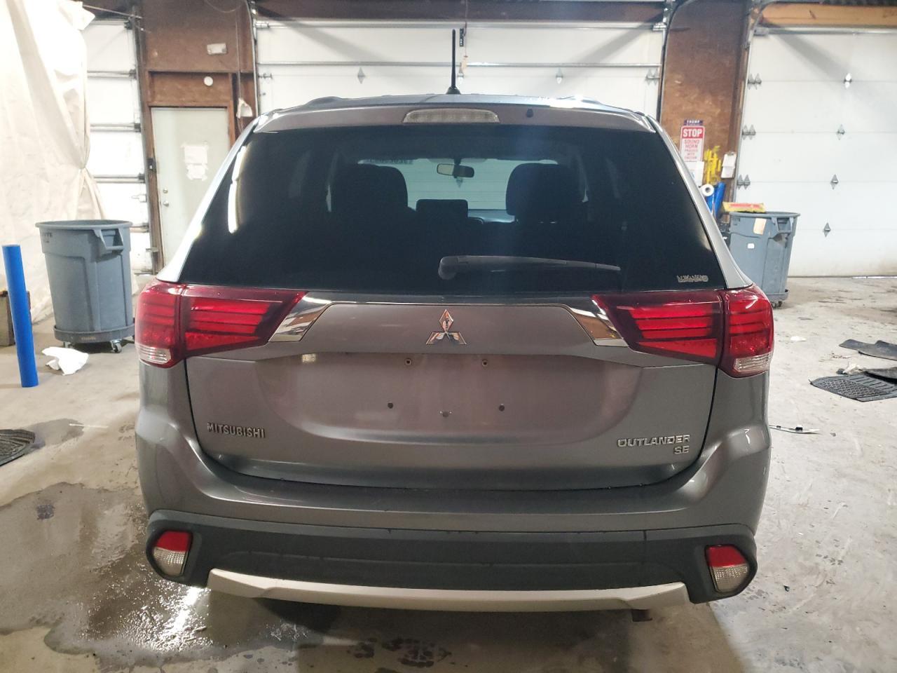 2016 MITSUBISHI outlander