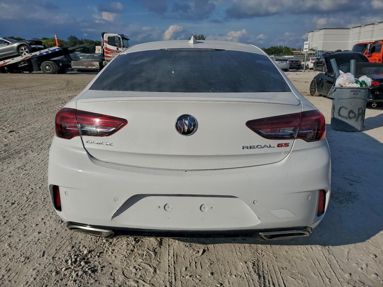 2018 BUICK Regal