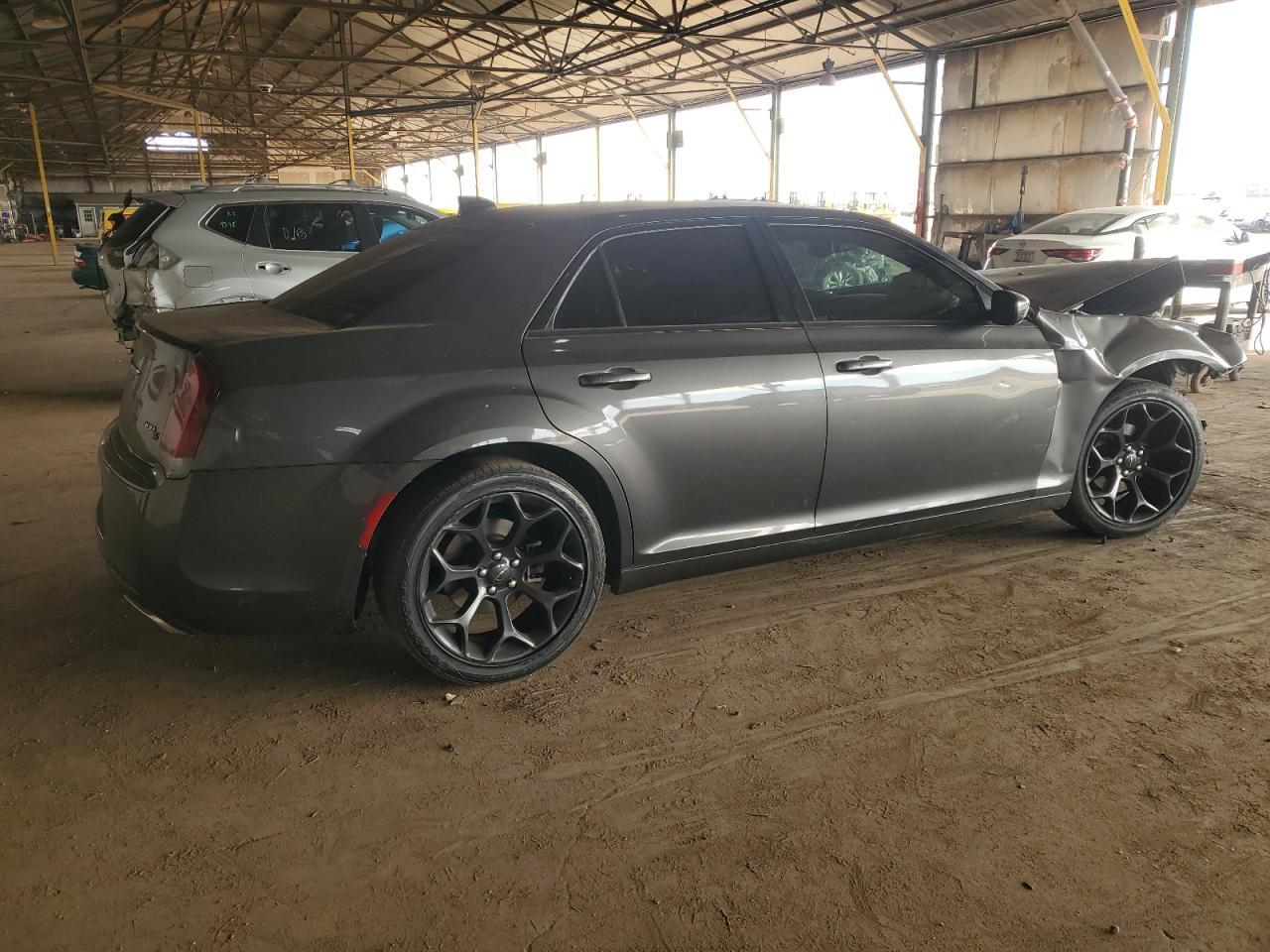 2019 CHRYSLER 300