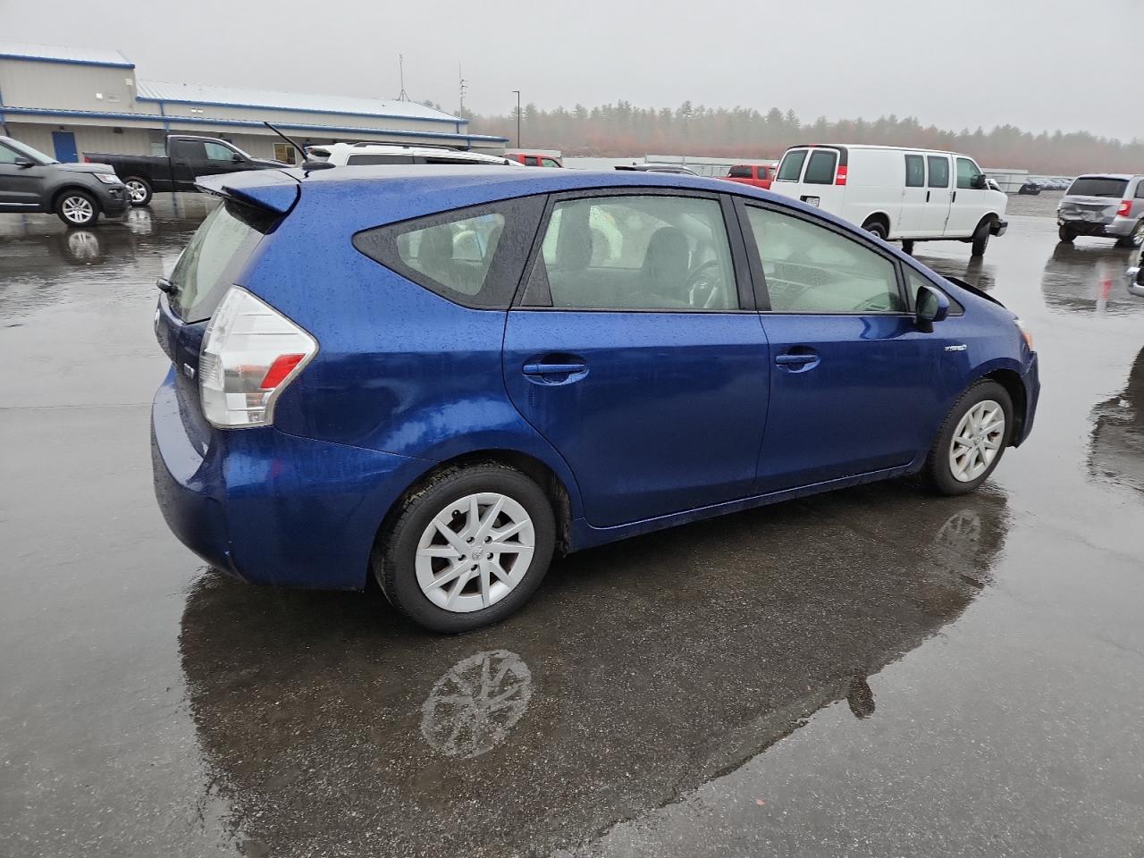 2012 TOYOTA PRIUS V