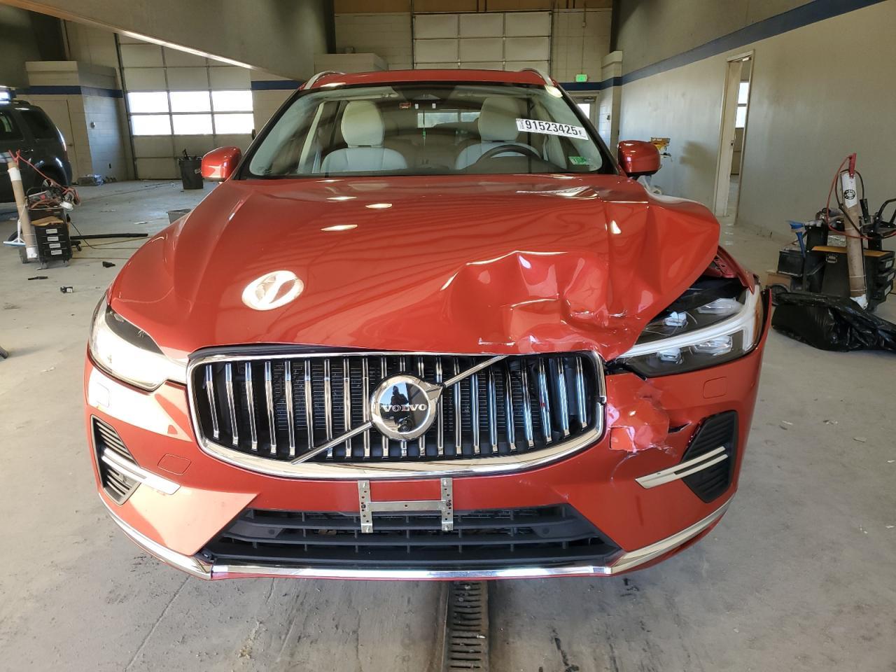 2023 VOLVO XC60