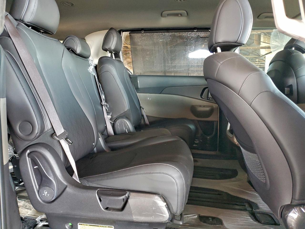 2025 KIA Carnival