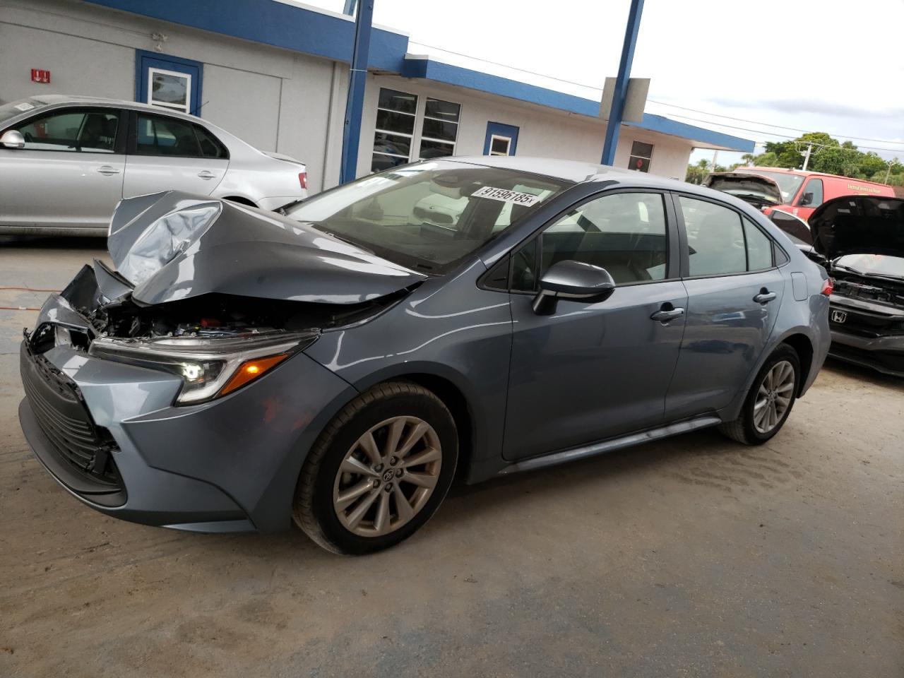 2025 TOYOTA COROLLA