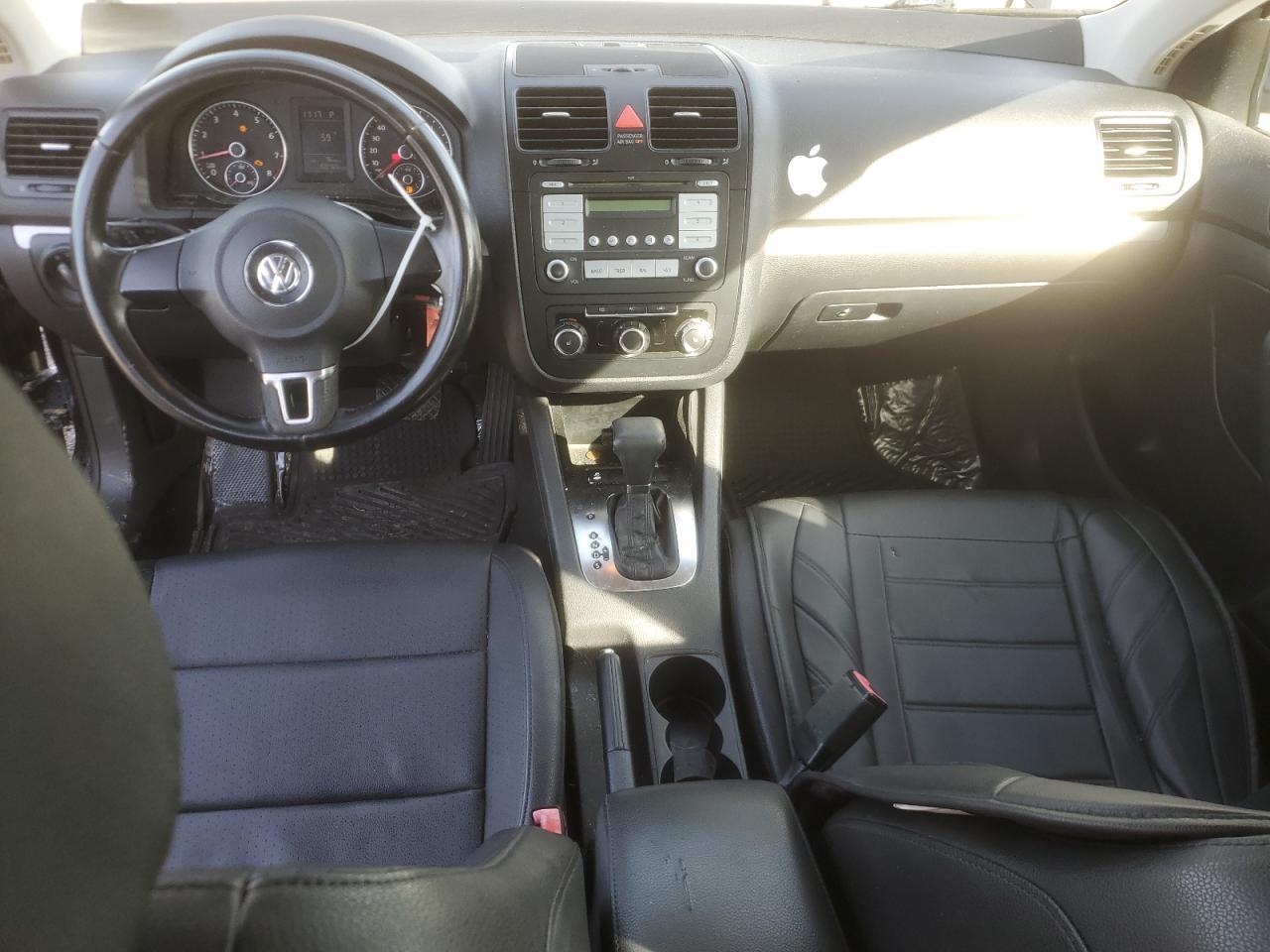 2010 VOLKSWAGEN JETTA