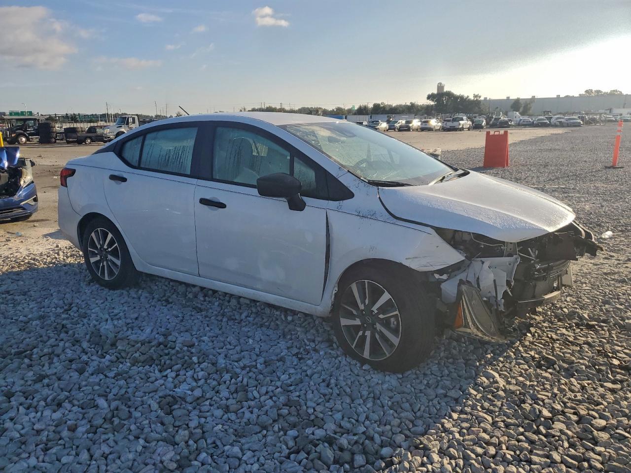 2024 NISSAN VERSA