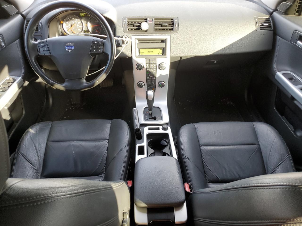 2010 VOLVO S40