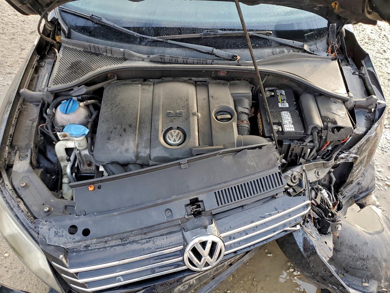 2012 VOLKSWAGEN Passat