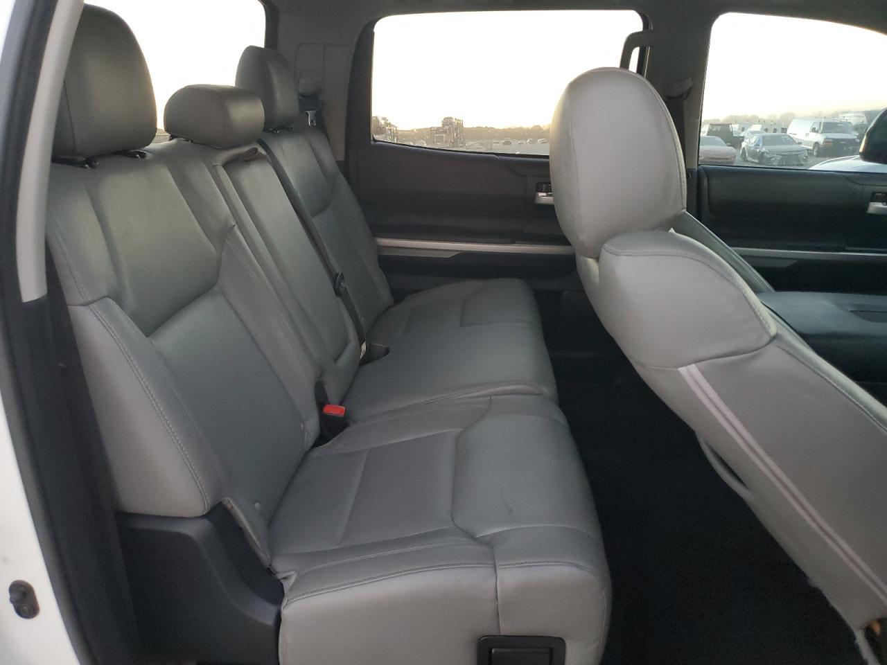 2016 TOYOTA TUNDRA