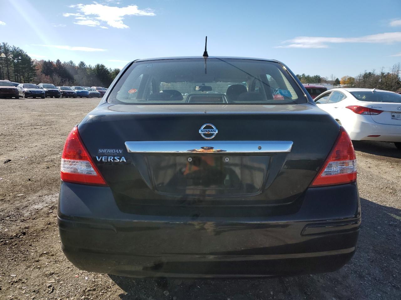 2011 NISSAN VERSA