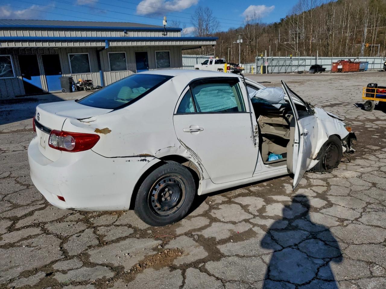 2013 TOYOTA COROLLA