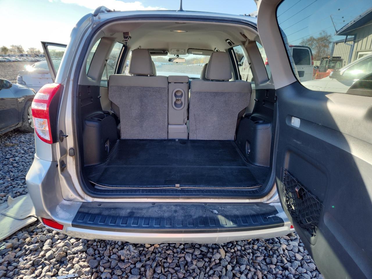 2011 TOYOTA RAV4