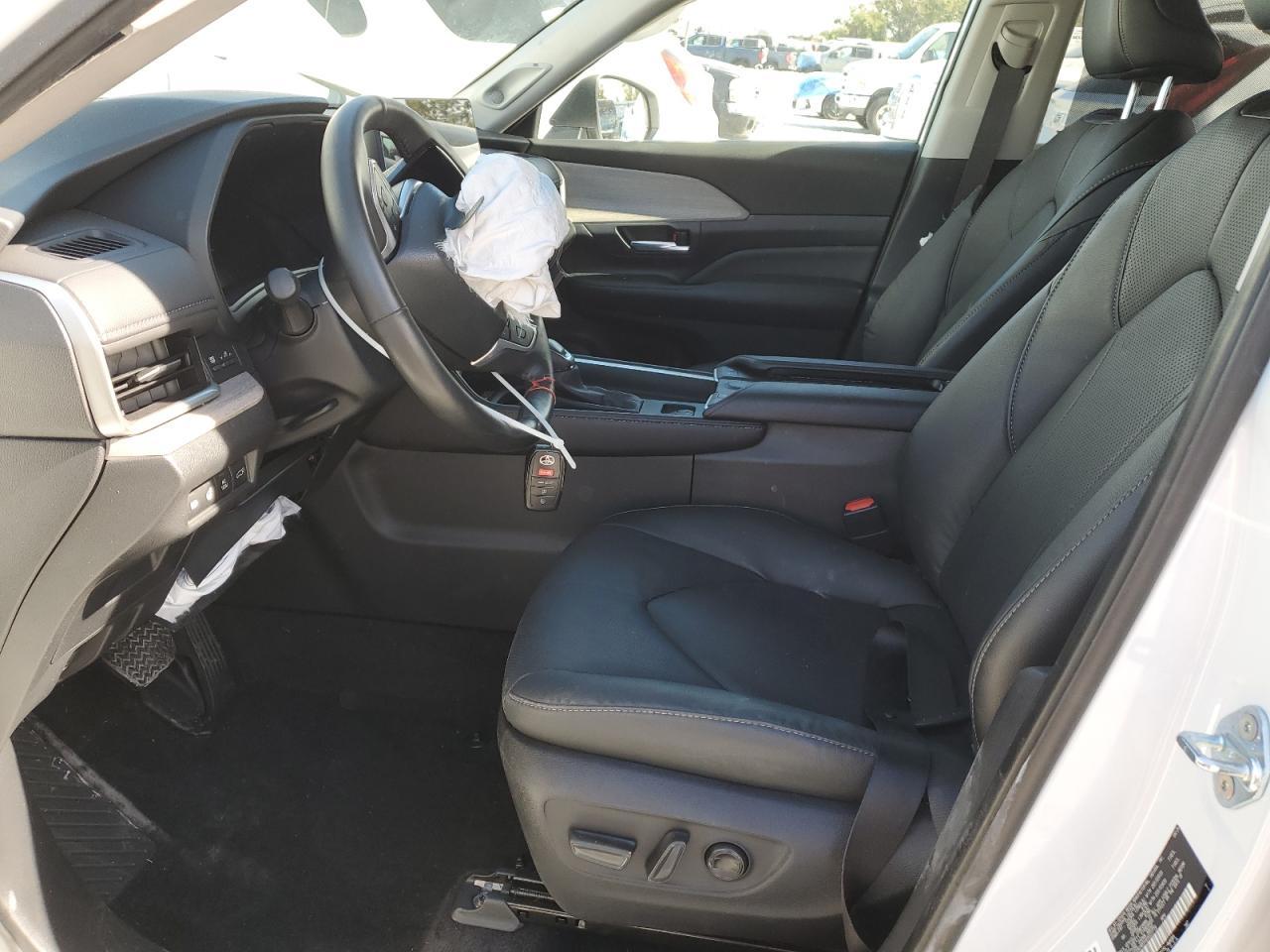 2024 TOYOTA HIGHLANDER