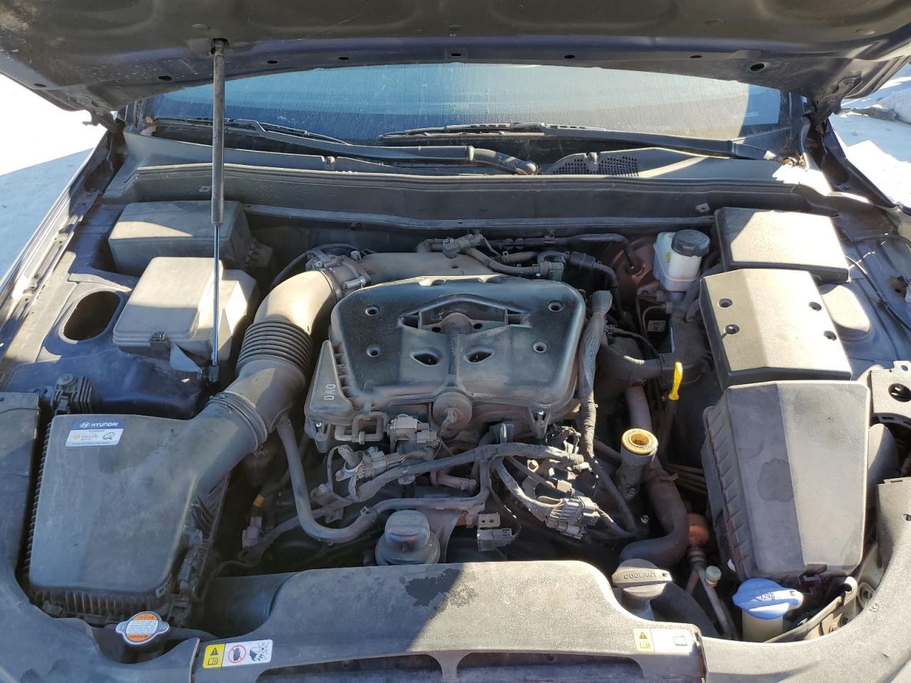 2013 HYUNDAI GENESIS
